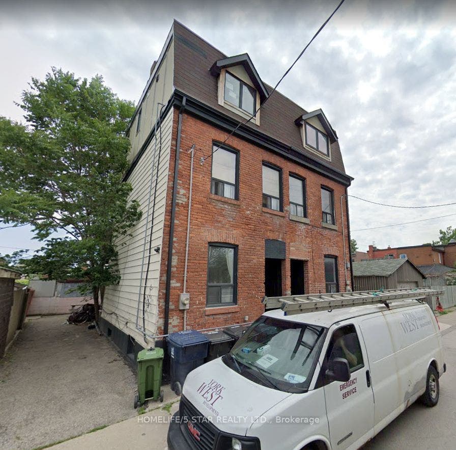 39 Humbert Street, #Apt 1, Toronto C, Toronto ON M6J 1M8 39 Humbert Street, #Apt 1, Toronto C, Toronto ON M6J 1M8