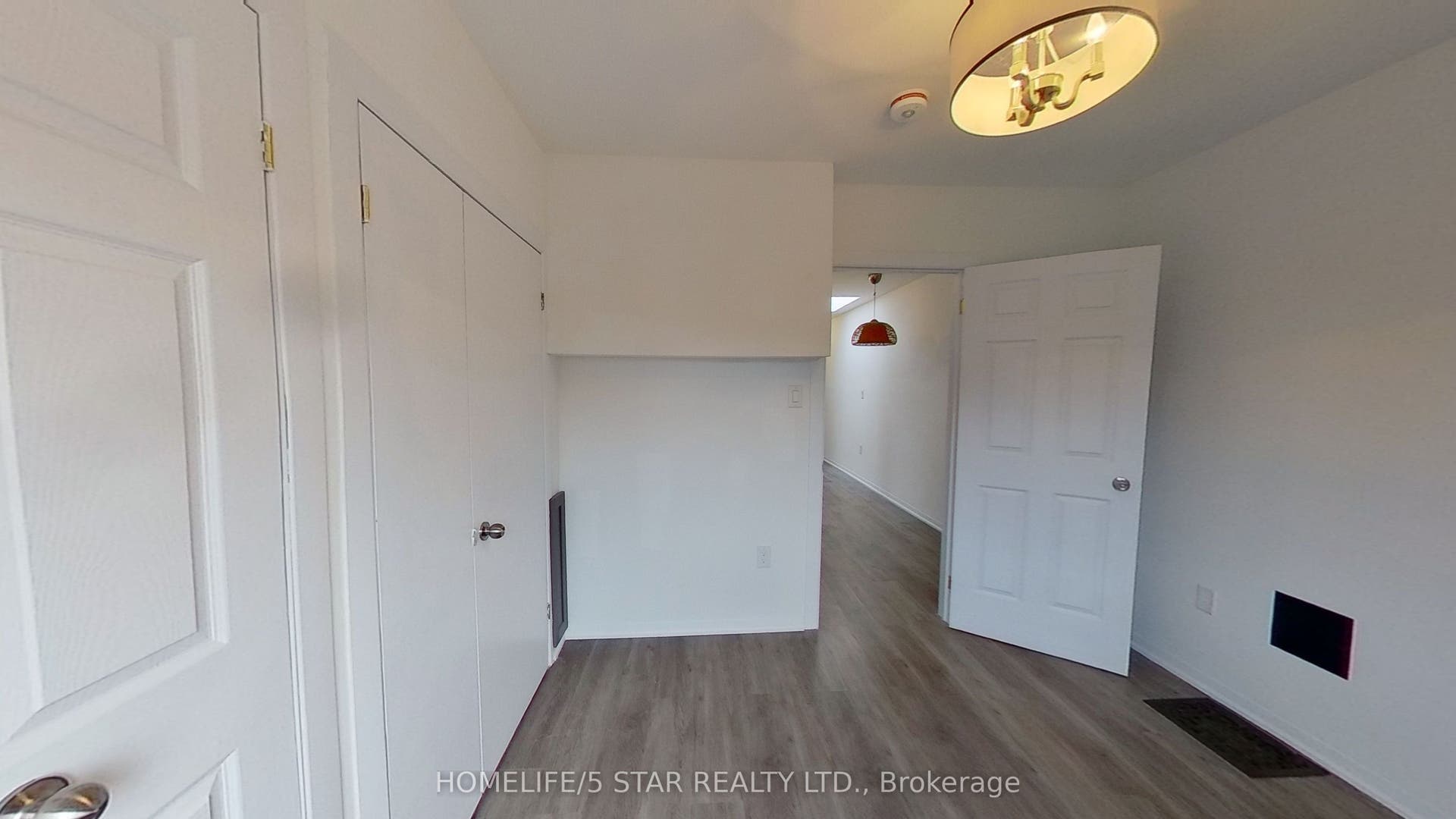 39 Humbert Street, #Apt 1, Toronto C, Toronto ON M6J 1M8 39 Humbert Street, #Apt 1, Toronto C, Toronto ON M6J 1M8