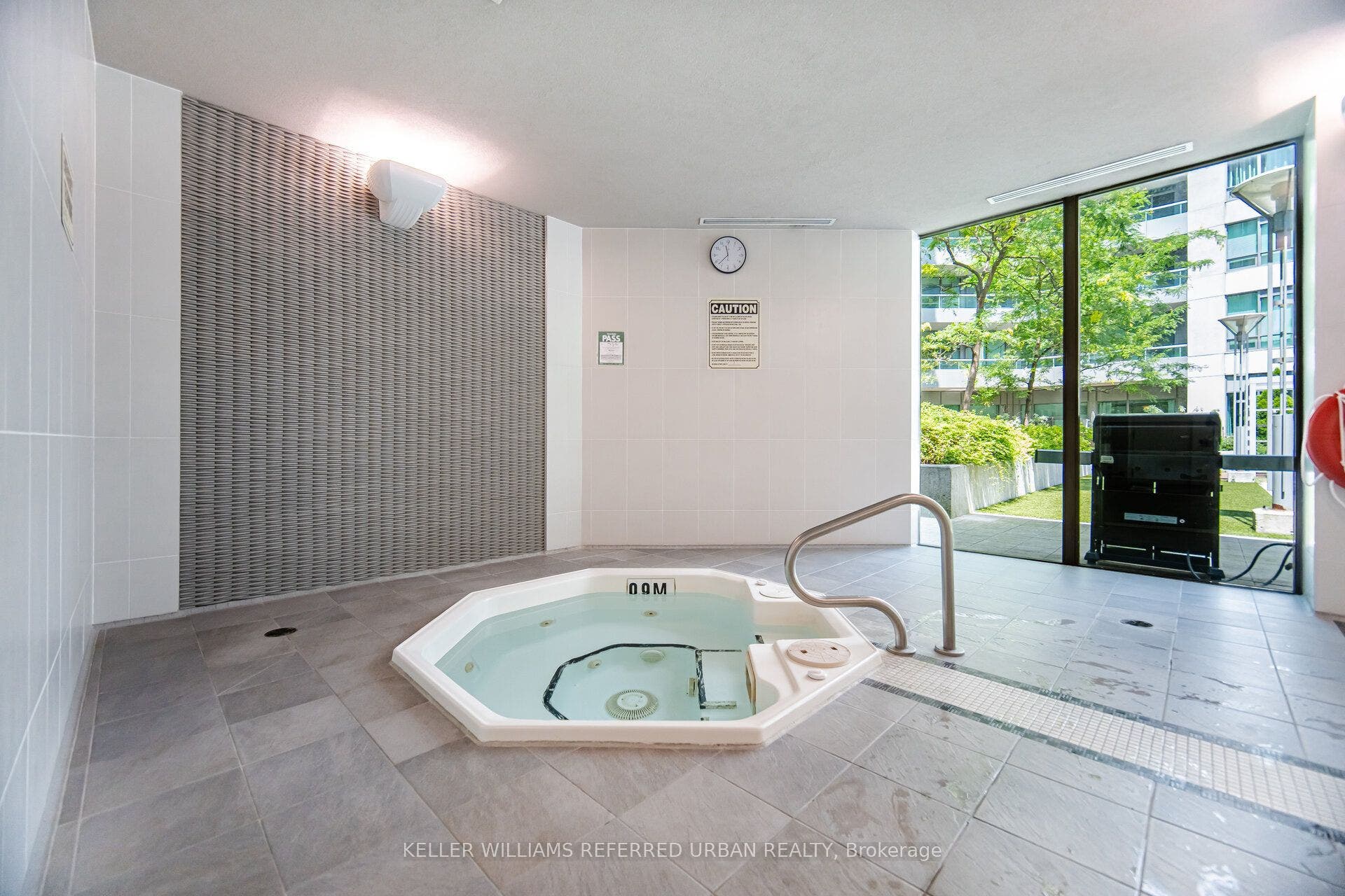 19 Grand Trunk Crescent, #3708, Toronto C01, Toronto C, Toronto ON M5J 3A3 19 Grand Trunk Crescent, #3708, Toronto C01, Toronto C, Toronto ON M5J 3A3