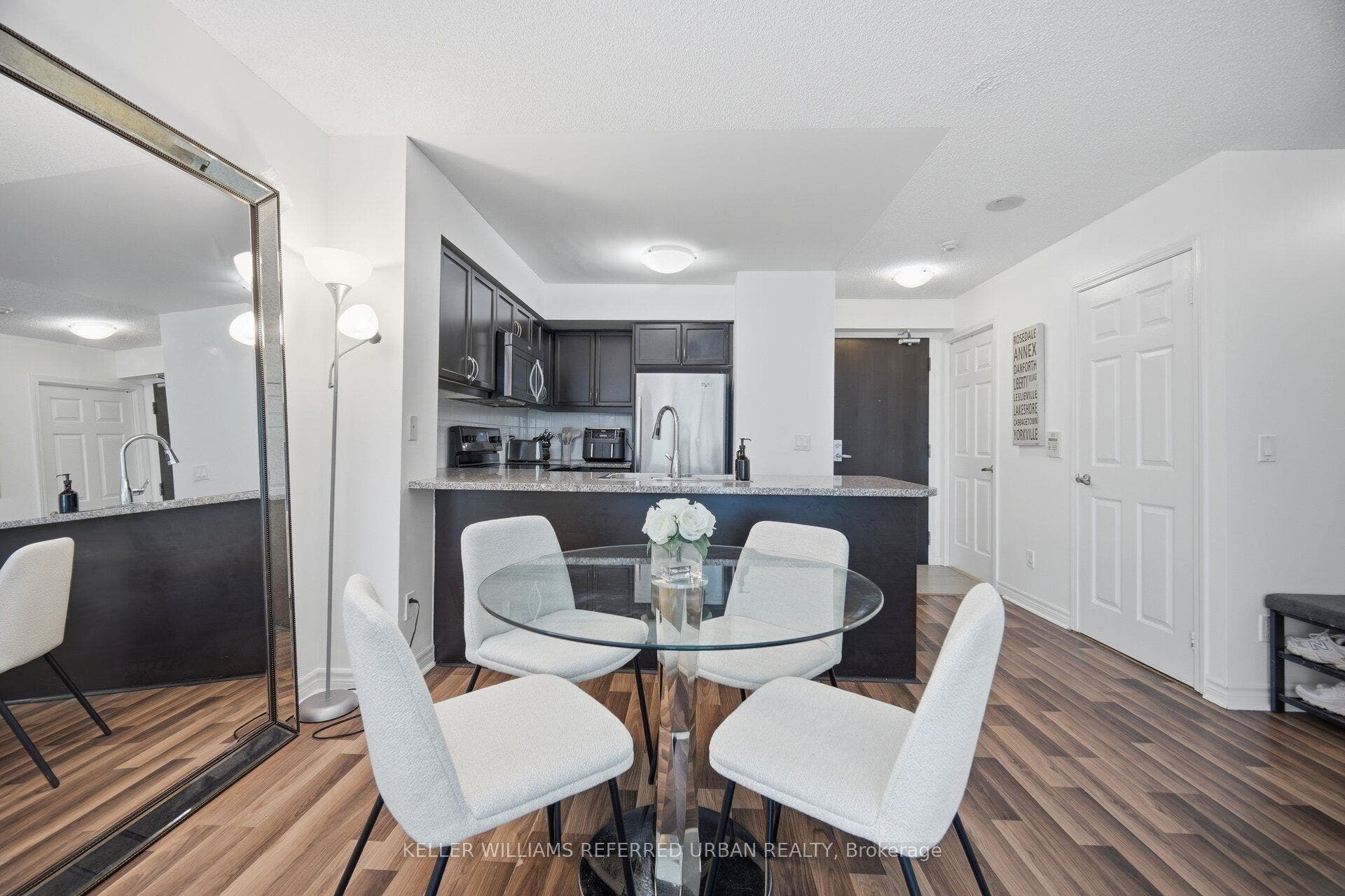 19 Grand Trunk Crescent, #3708, Toronto C01, Toronto C, Toronto ON M5J 3A3 19 Grand Trunk Crescent, #3708, Toronto C01, Toronto C, Toronto ON M5J 3A3