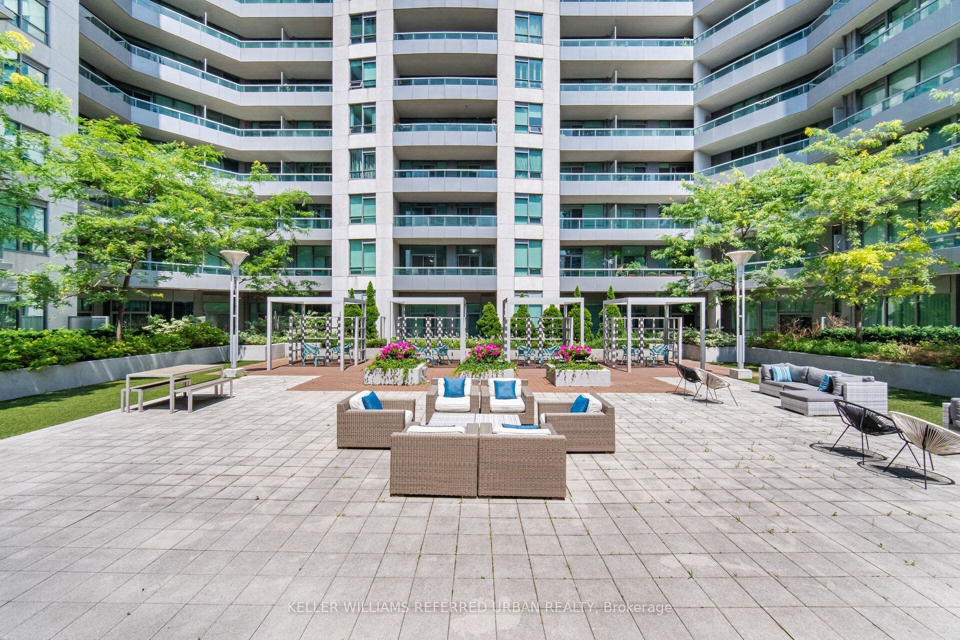 19 Grand Trunk Crescent, #3708, Toronto C01, Toronto C, Toronto ON M5J 3A3 19 Grand Trunk Crescent, #3708, Toronto C01, Toronto C, Toronto ON M5J 3A3