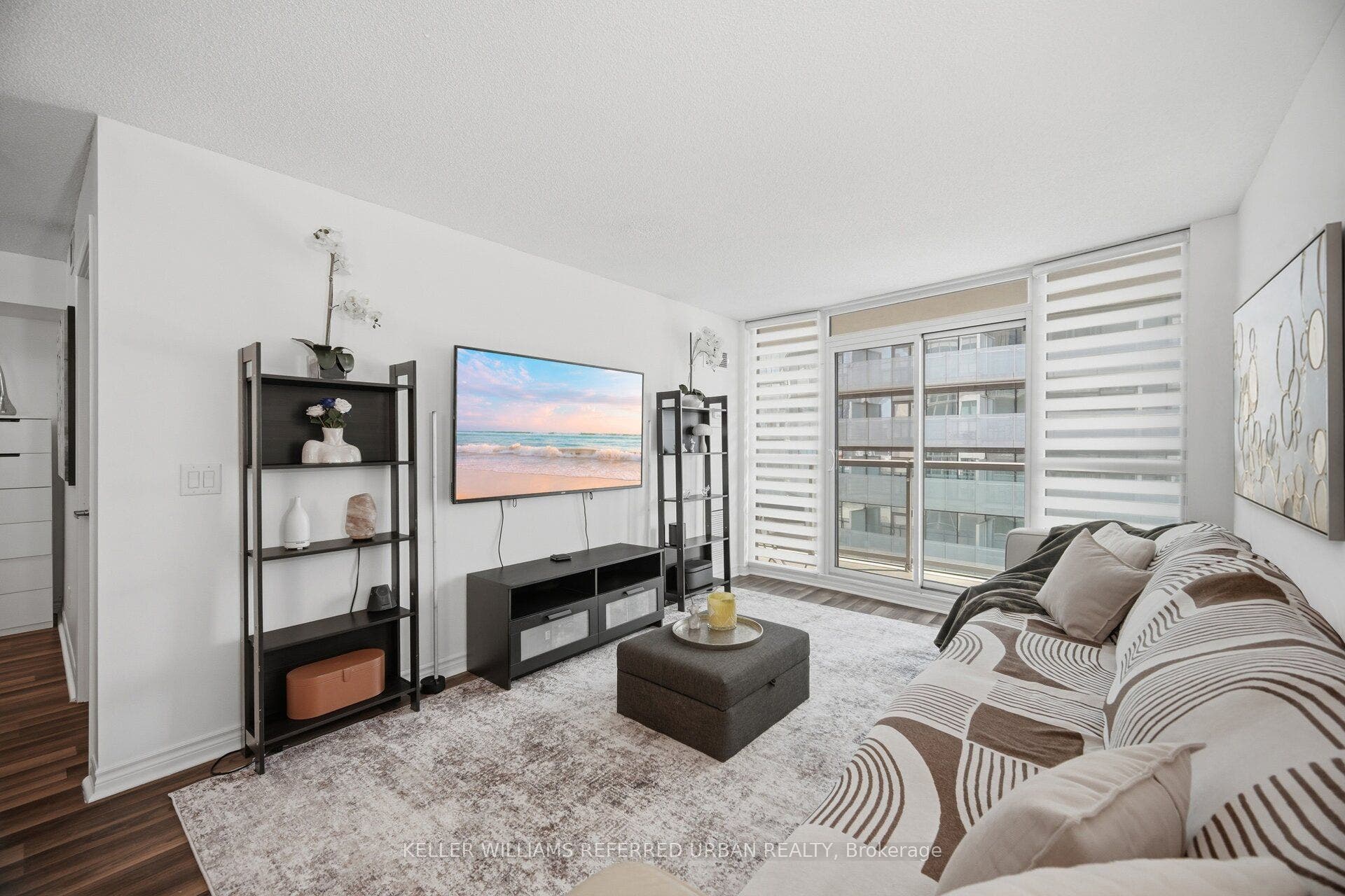 19 Grand Trunk Crescent, #3708, Toronto C01, Toronto C, Toronto ON M5J 3A3 19 Grand Trunk Crescent, #3708, Toronto C01, Toronto C, Toronto ON M5J 3A3