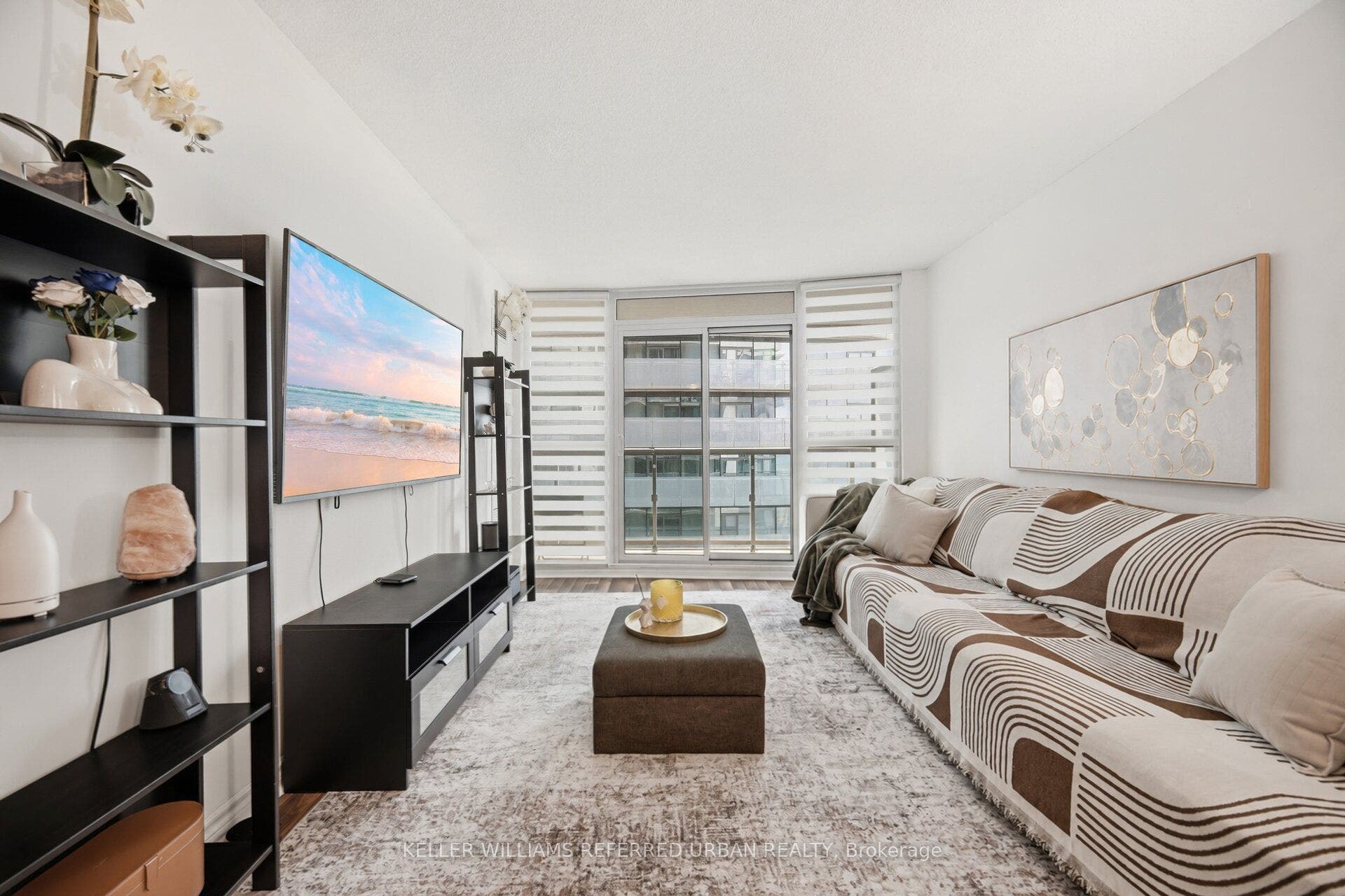 19 Grand Trunk Crescent, #3708, Toronto C01, Toronto C, Toronto ON M5J 3A3 19 Grand Trunk Crescent, #3708, Toronto C01, Toronto C, Toronto ON M5J 3A3
