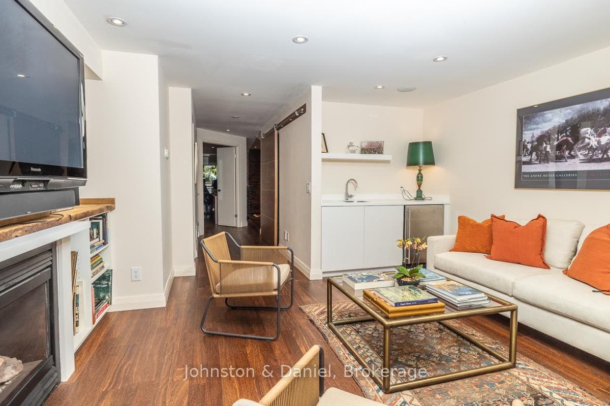 44 Standish Avenue, Toronto C, Toronto ON M4W 3B1