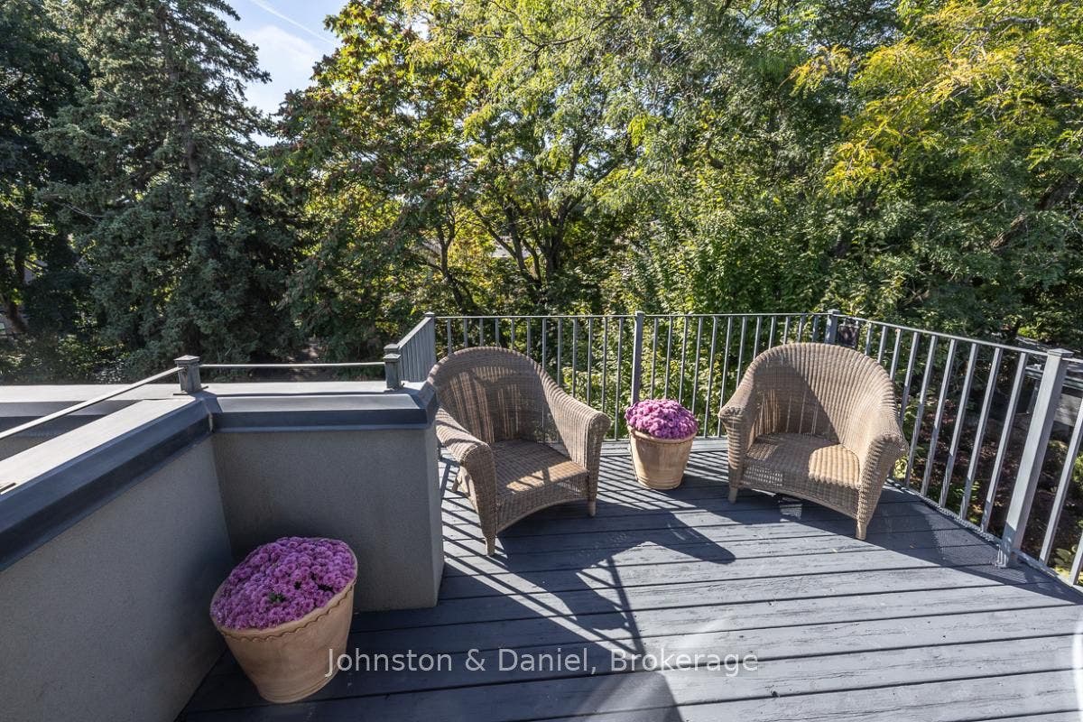 44 Standish Avenue, Toronto C, Toronto ON M4W 3B1