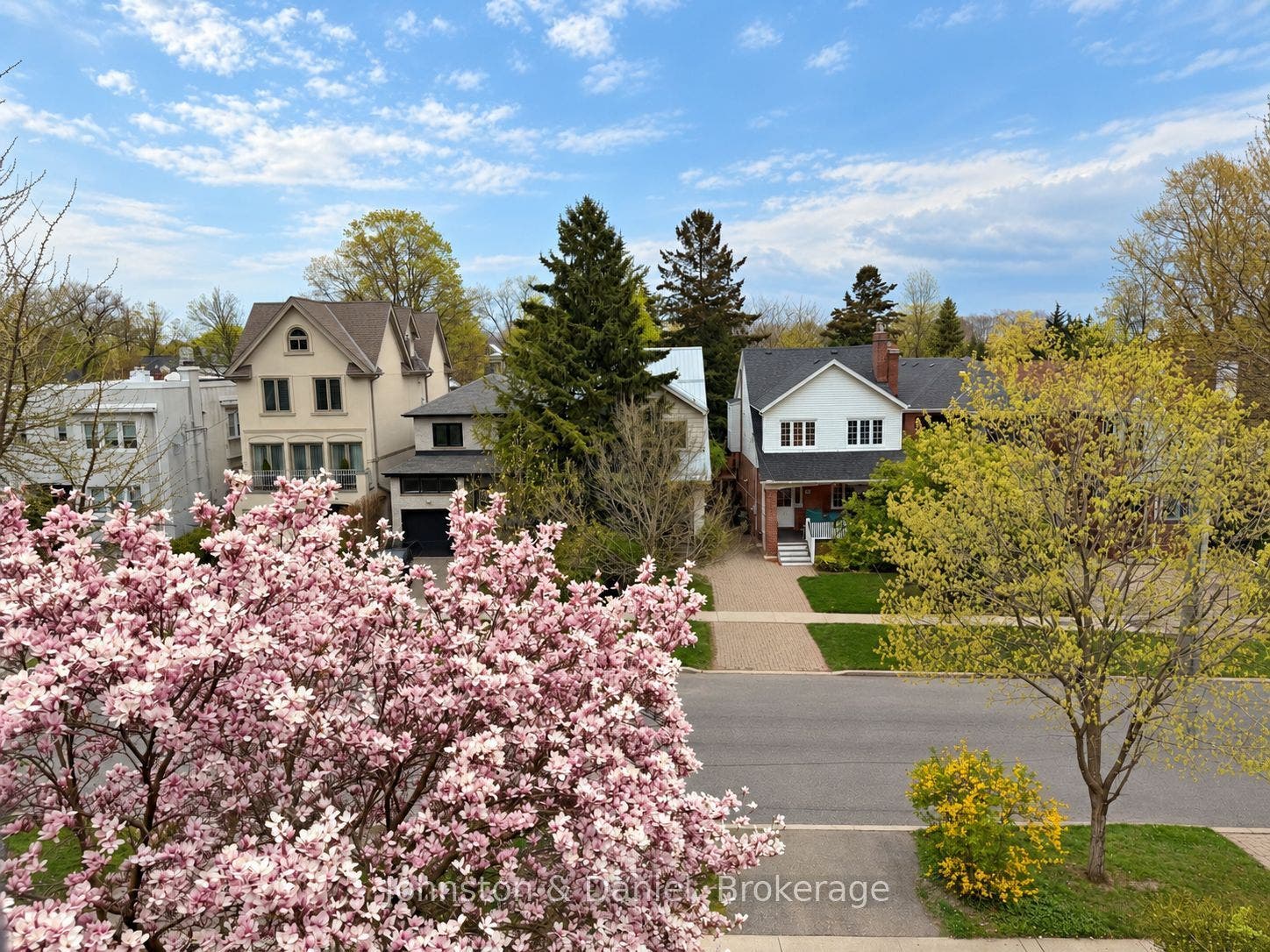 44 Standish Avenue, Toronto C, Toronto ON M4W 3B1