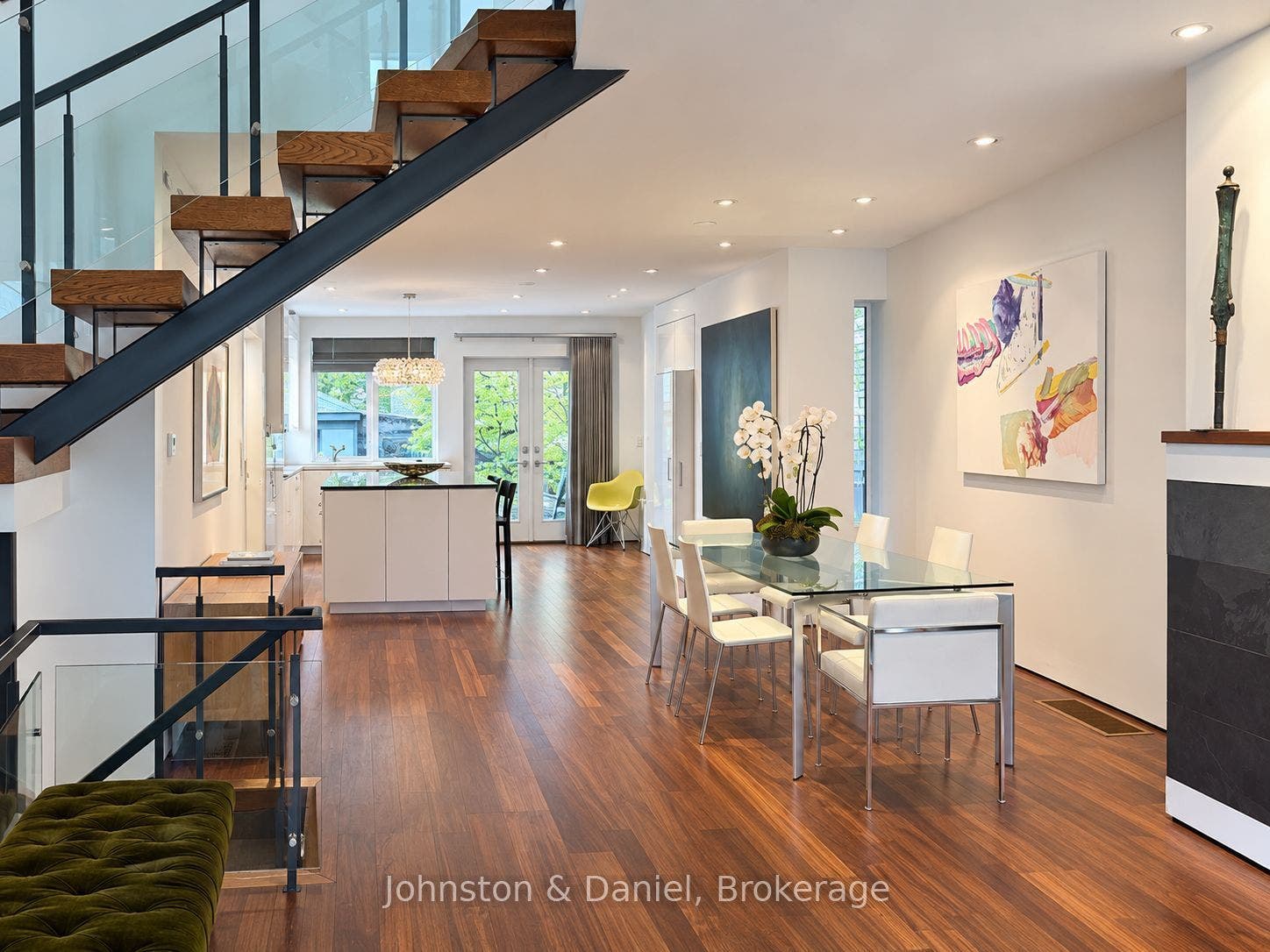 44 Standish Avenue, Toronto C, Toronto ON M4W 3B1