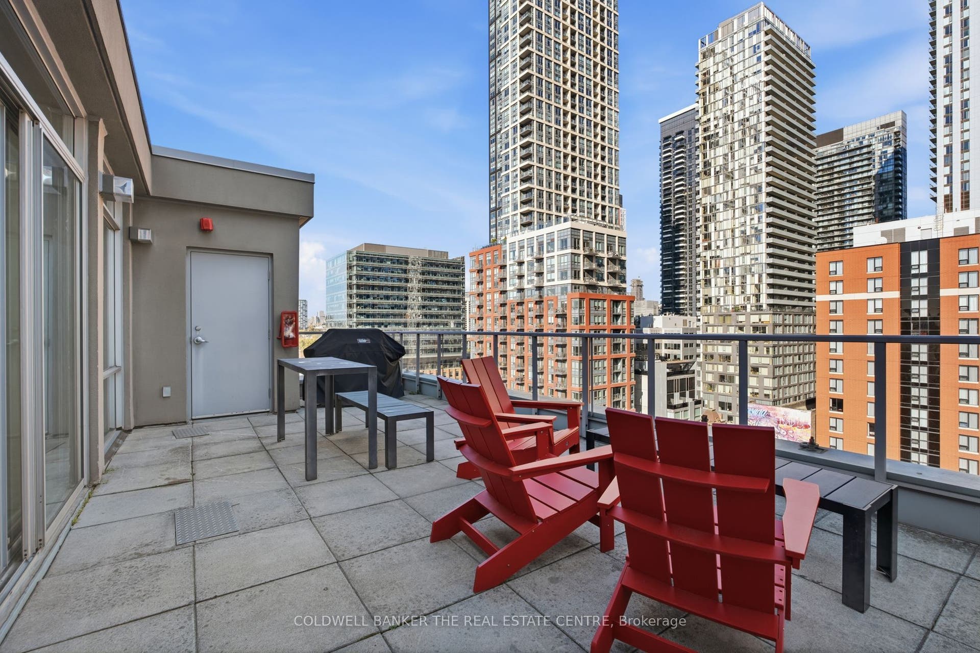 36 Charlotte Street, #501, Toronto C, Toronto ON M5V 3P7 Rooftop Patio & BBQ