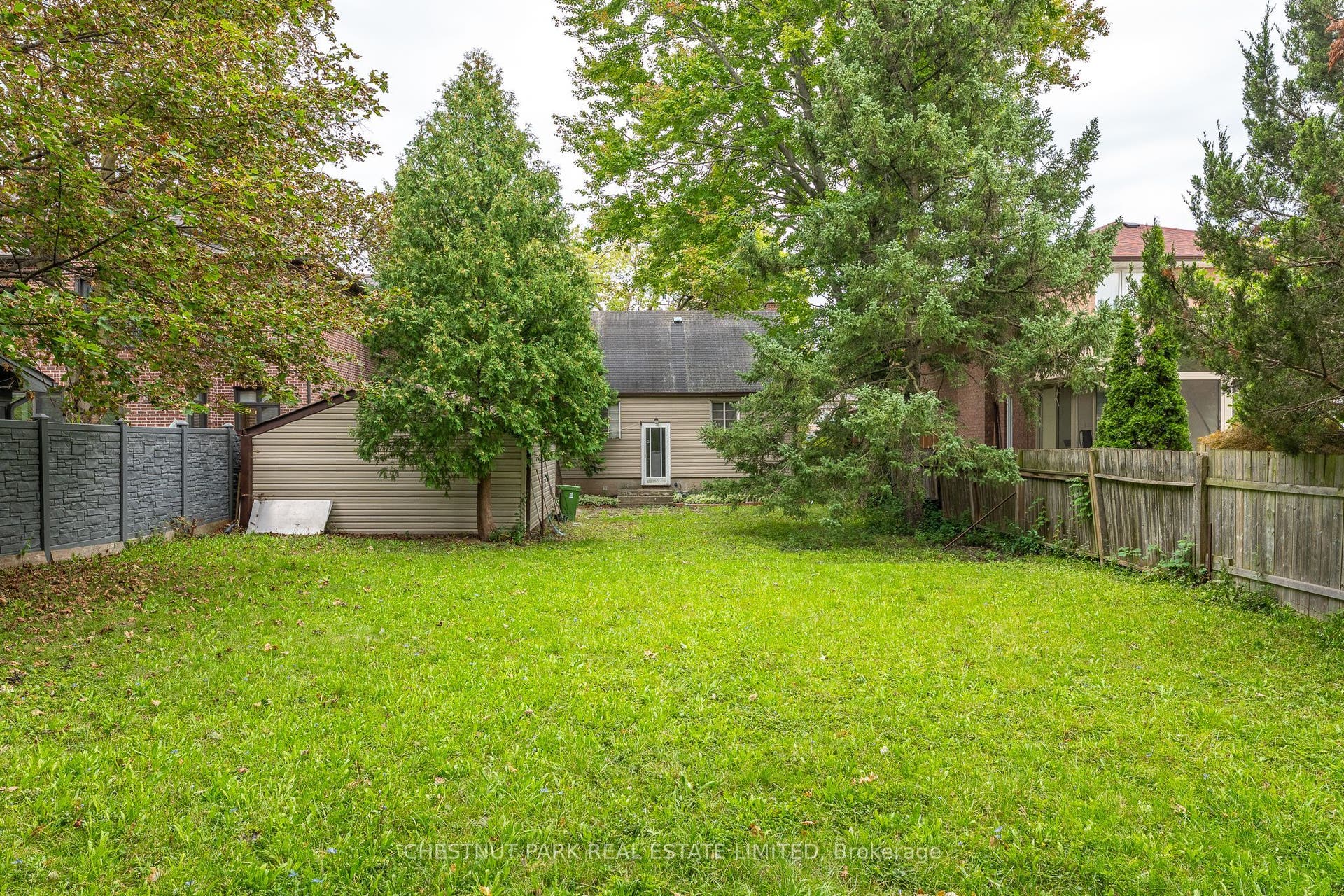 462 Ellerslie Avenue, Toronto C, Toronto ON M2R 1C4