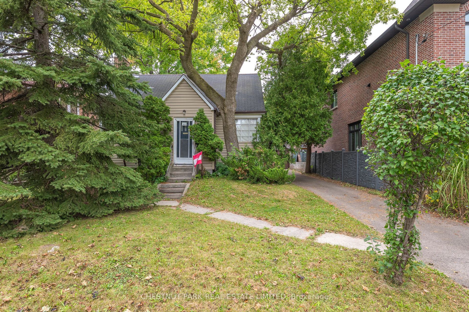 462 Ellerslie Avenue, Toronto C, Toronto ON M2R 1C4