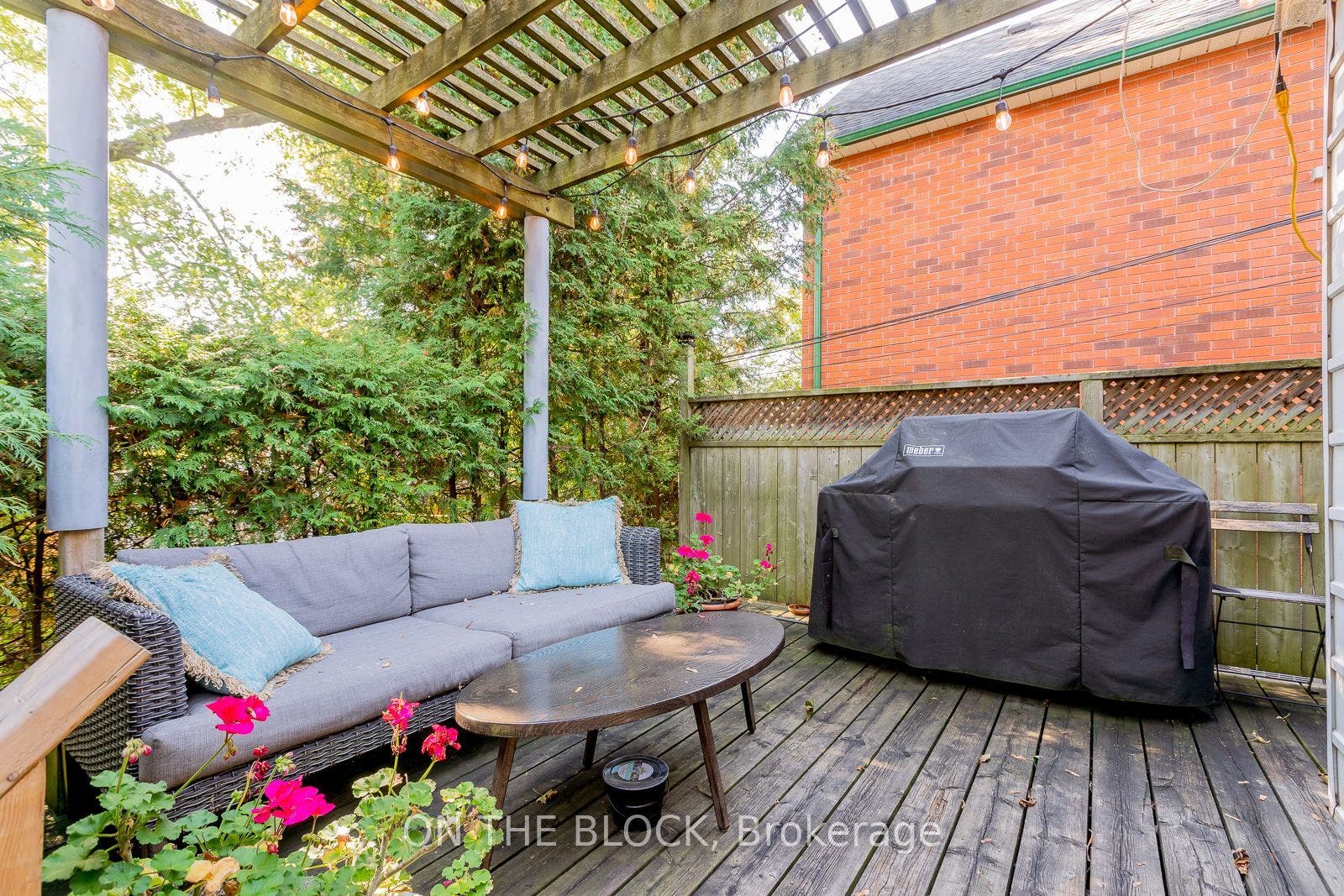 21 Craigmore Crescent, Toronto C, Toronto ON M2N 2Y2 21 Craigmore Crescent, Toronto C, Toronto ON M2N 2Y2
