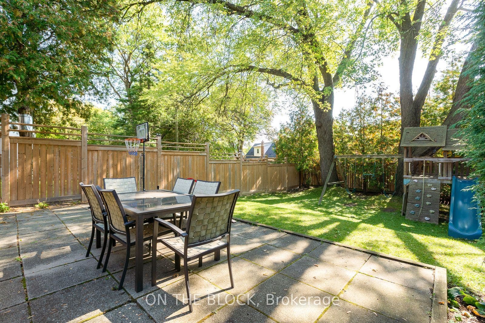 21 Craigmore Crescent, Toronto C, Toronto ON M2N 2Y2 21 Craigmore Crescent, Toronto C, Toronto ON M2N 2Y2