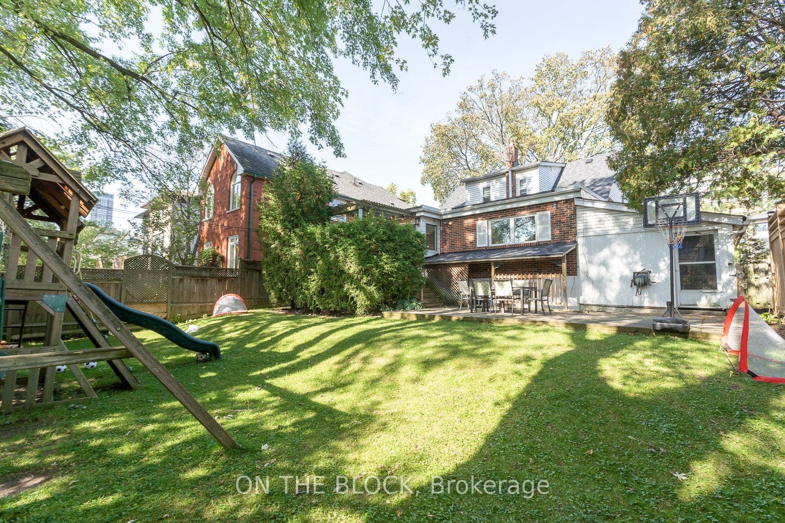 21 Craigmore Crescent, Toronto C, Toronto ON M2N 2Y2 21 Craigmore Crescent, Toronto C, Toronto ON M2N 2Y2