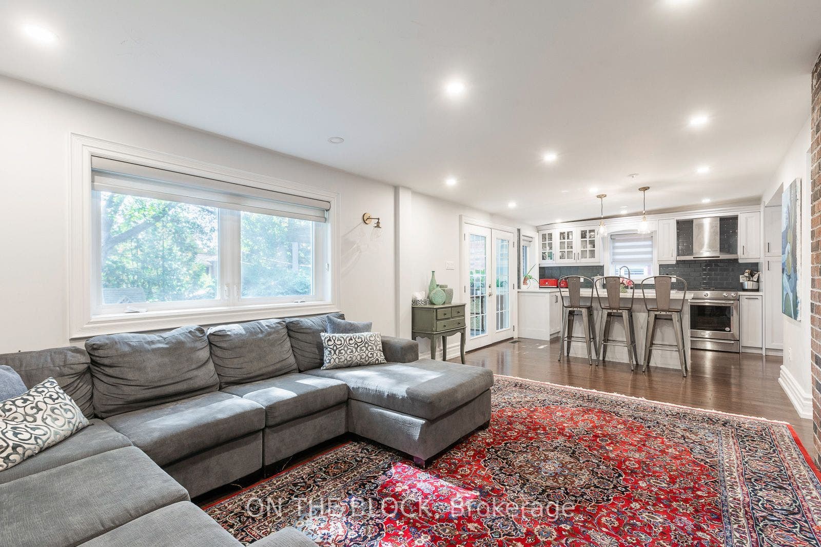 21 Craigmore Crescent, Toronto C, Toronto ON M2N 2Y2 21 Craigmore Crescent, Toronto C, Toronto ON M2N 2Y2