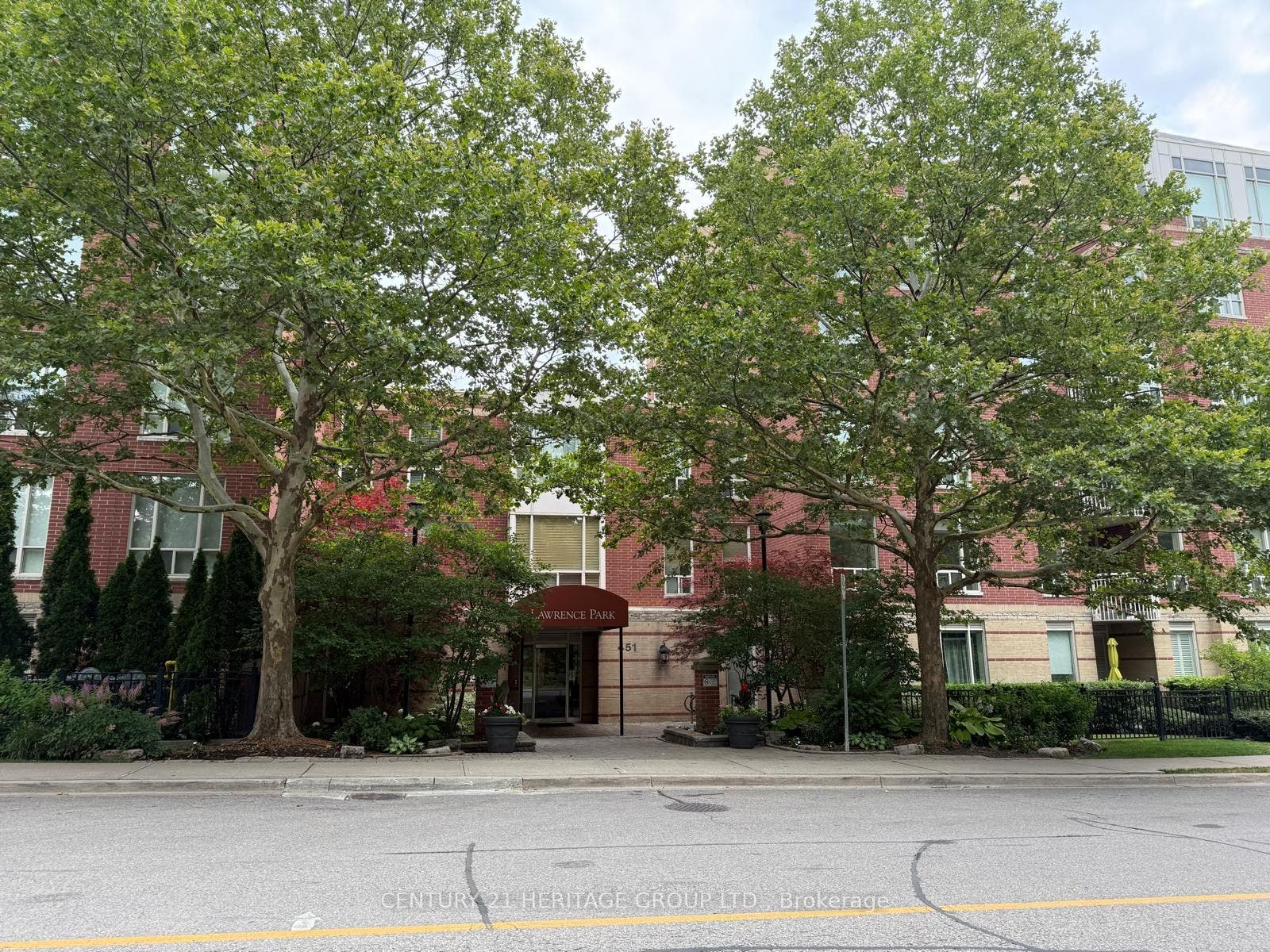 451 Rosewell Avenue, #202, Toronto C, Toronto ON M4R 2H8