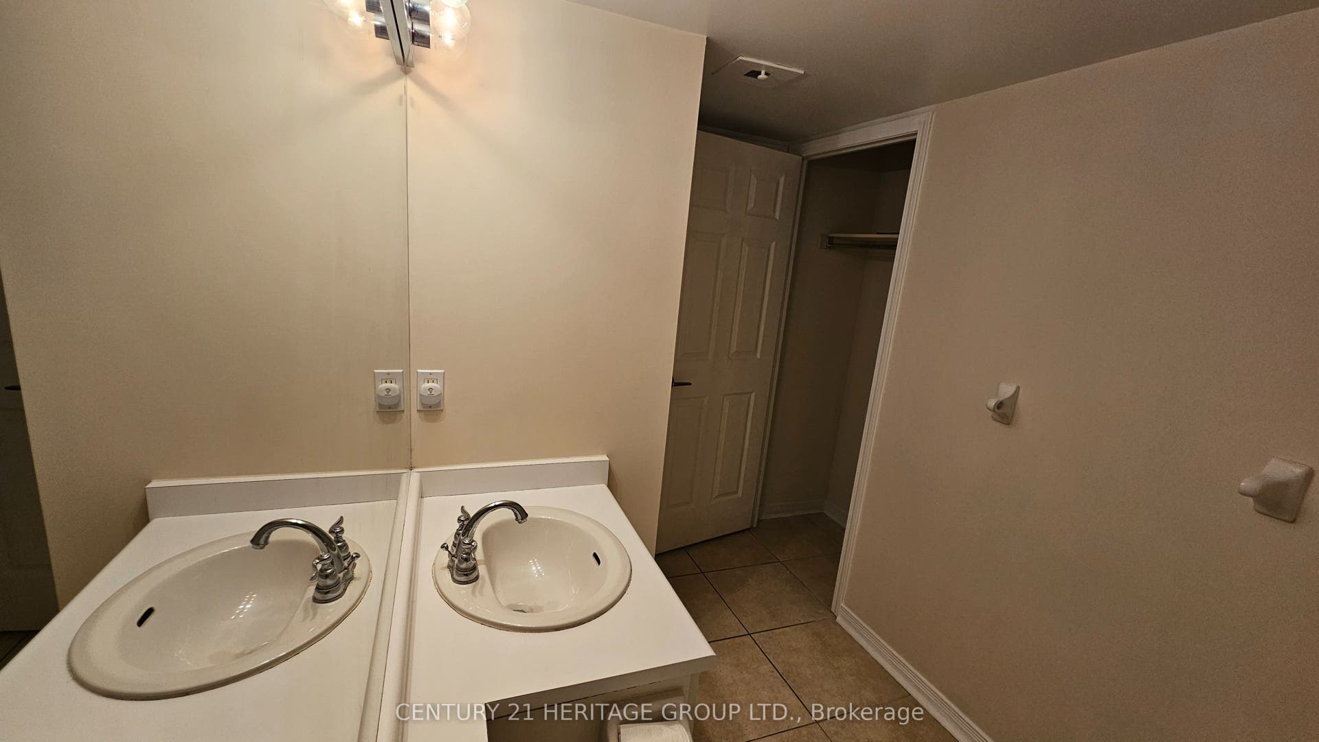 451 Rosewell Avenue, #202, Toronto C, Toronto ON M4R 2H8