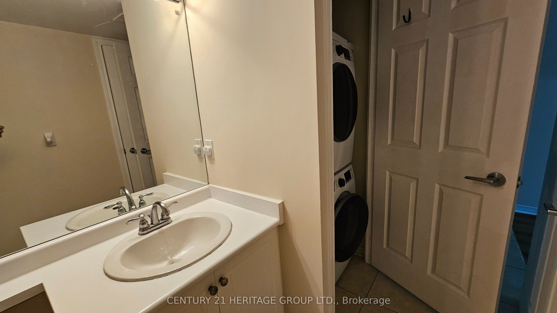 451 Rosewell Avenue, #202, Toronto C, Toronto ON M4R 2H8