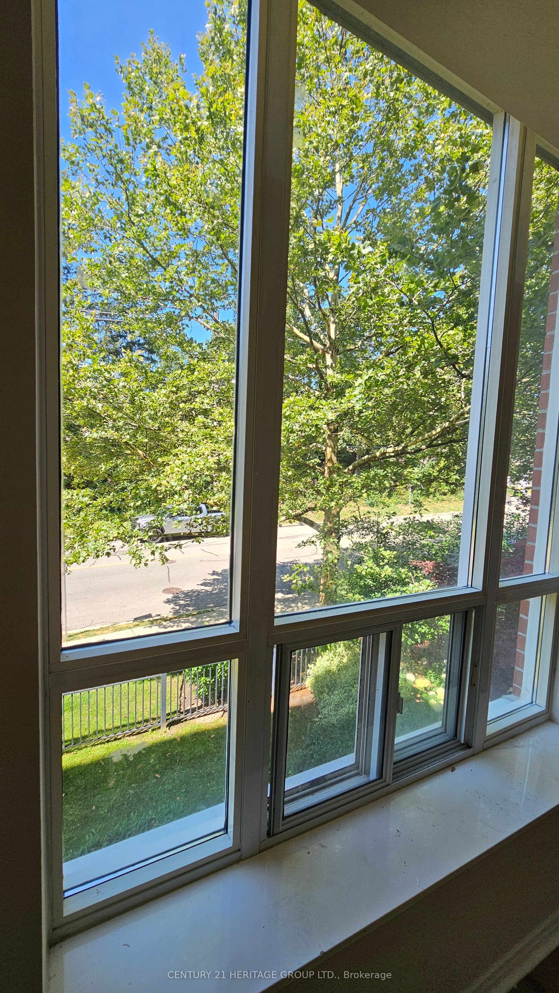 451 Rosewell Avenue, #202, Toronto C, Toronto ON M4R 2H8