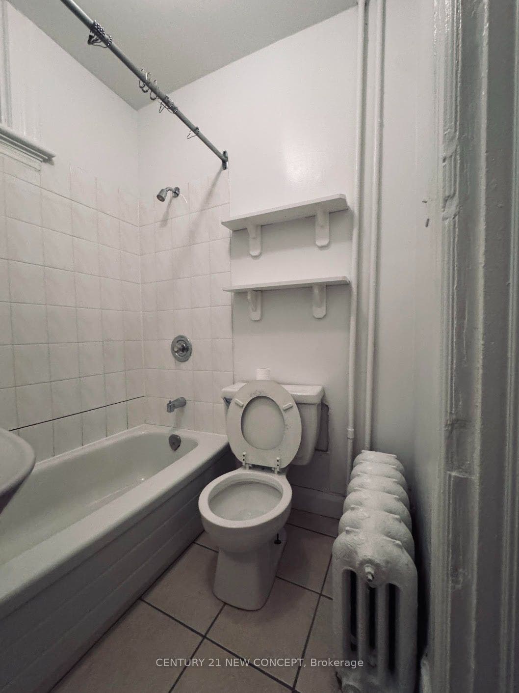 585 Parliament Street, #Upper Level, Toronto C, Toronto ON M4X 1P9 585 Parliament Street, #Upper Level, Toronto C, Toronto ON M4X 1P9