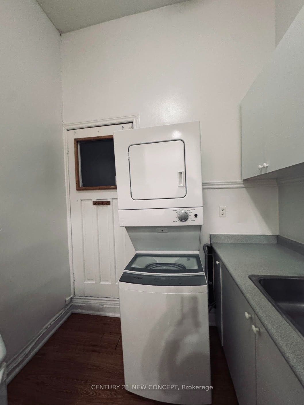 585 Parliament Street, #Upper Level, Toronto C, Toronto ON M4X 1P9 585 Parliament Street, #Upper Level, Toronto C, Toronto ON M4X 1P9
