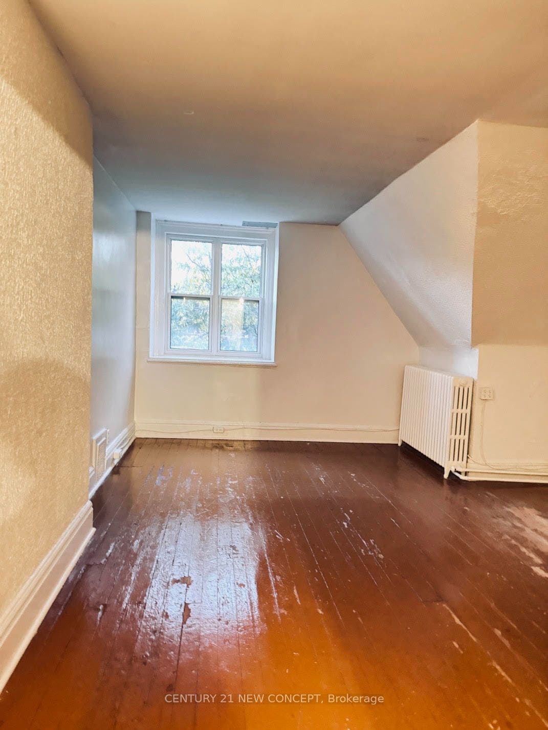 585 Parliament Street, #Upper Level, Toronto C, Toronto ON M4X 1P9 585 Parliament Street, #Upper Level, Toronto C, Toronto ON M4X 1P9