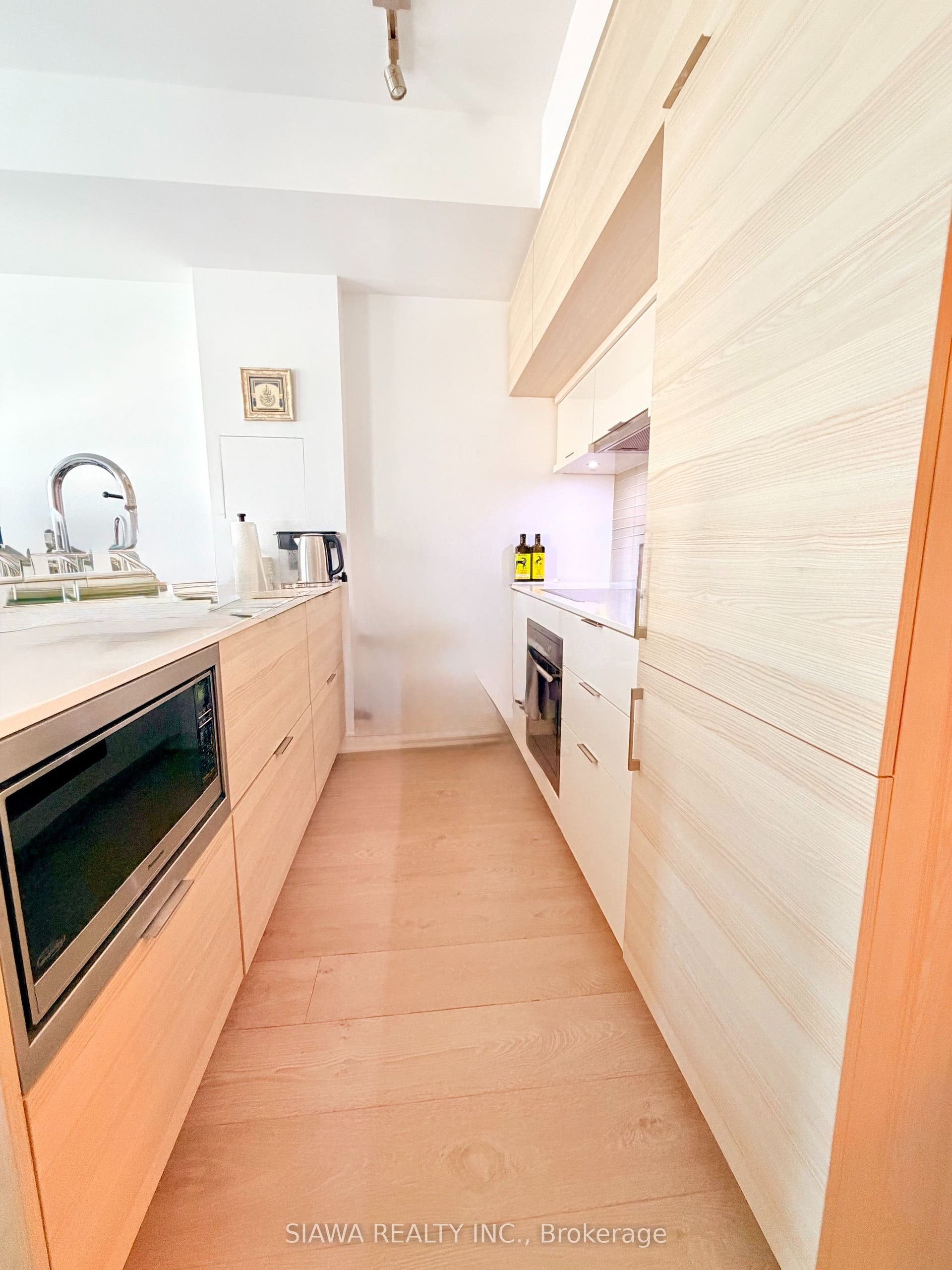 88 Scott Street, #1707, Toronto C, Toronto ON M5E 0A9