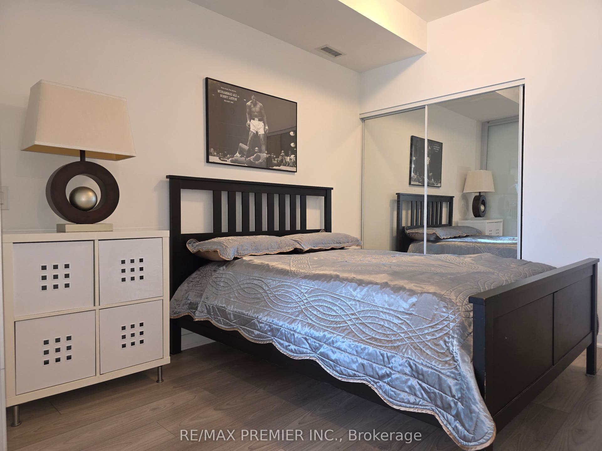 120 Parliament Street, #1613, Toronto C, Toronto ON M5A 2Y8