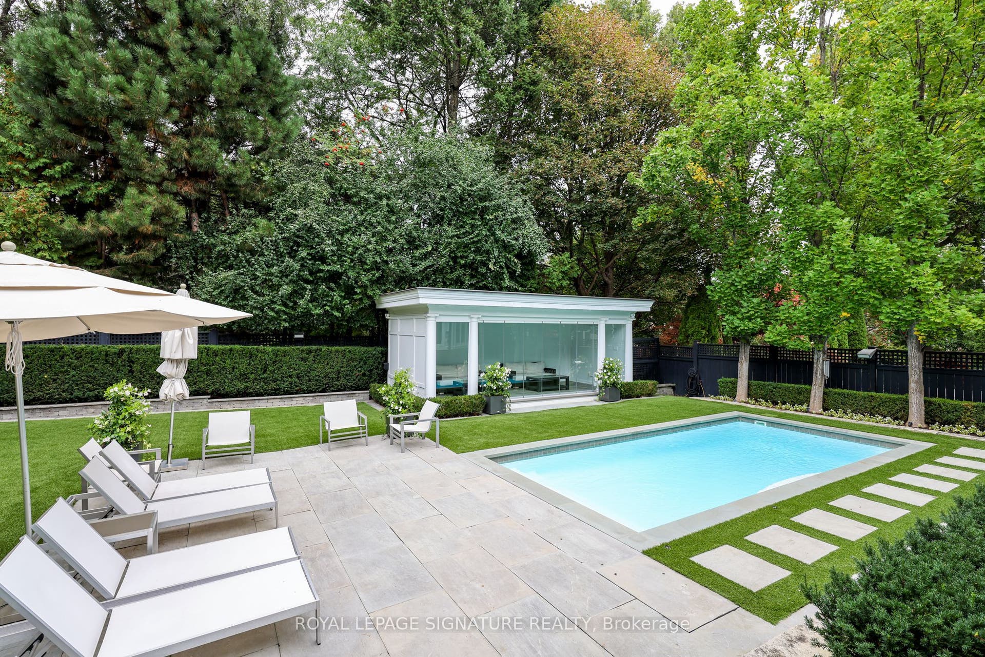 6 Vernham Avenue, Toronto C, Toronto ON M2L 2B2