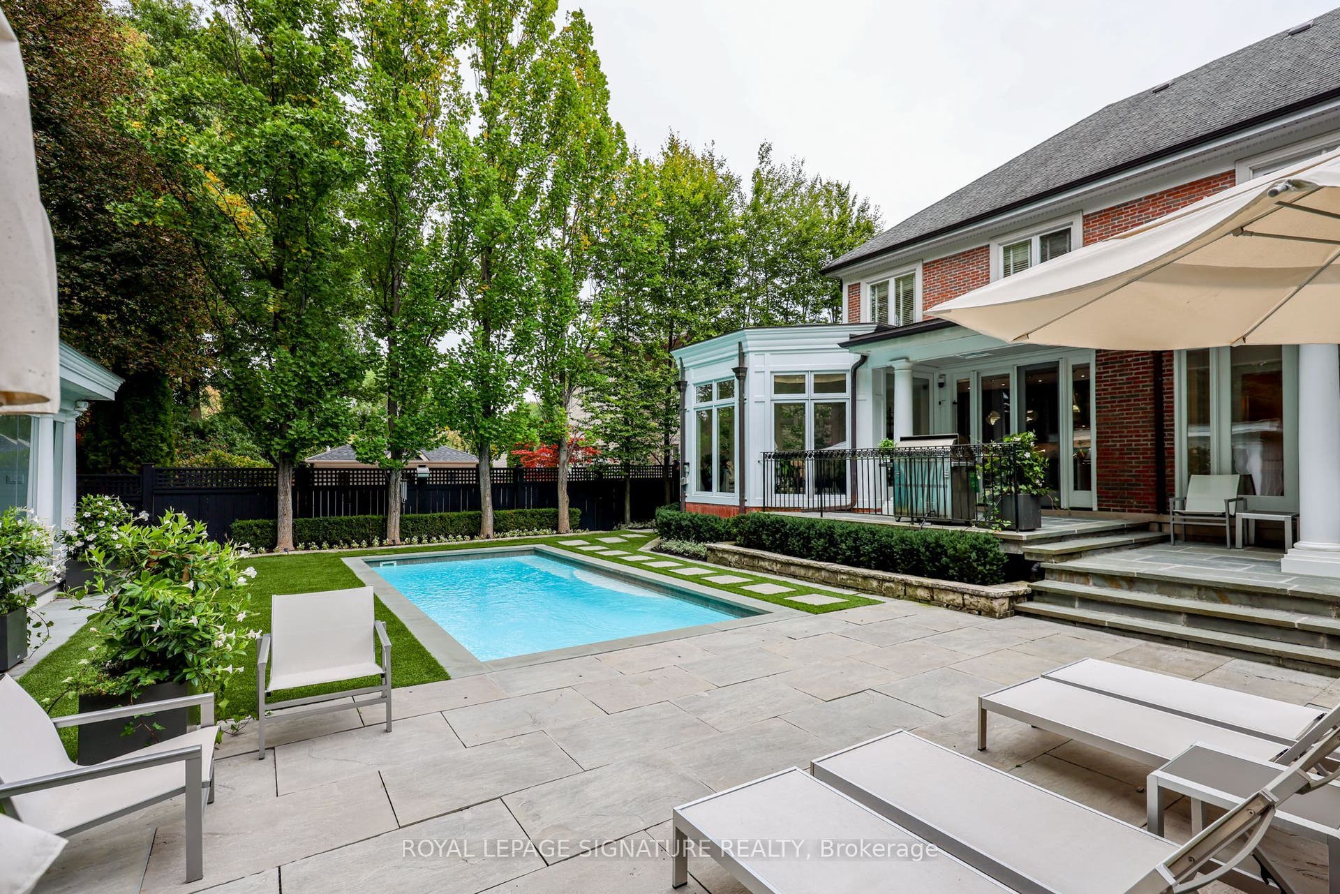 6 Vernham Avenue, Toronto C, Toronto ON M2L 2B2