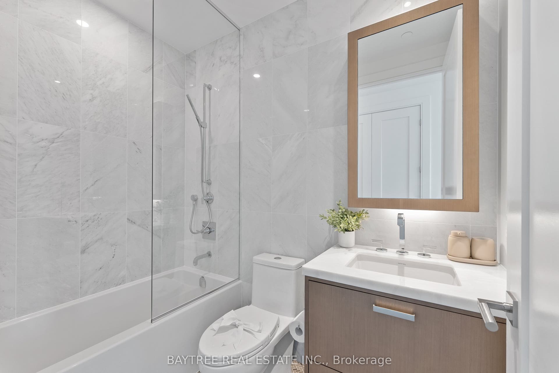 455 Wellington Street W, #1108, Toronto C, Toronto ON M5J 2R2