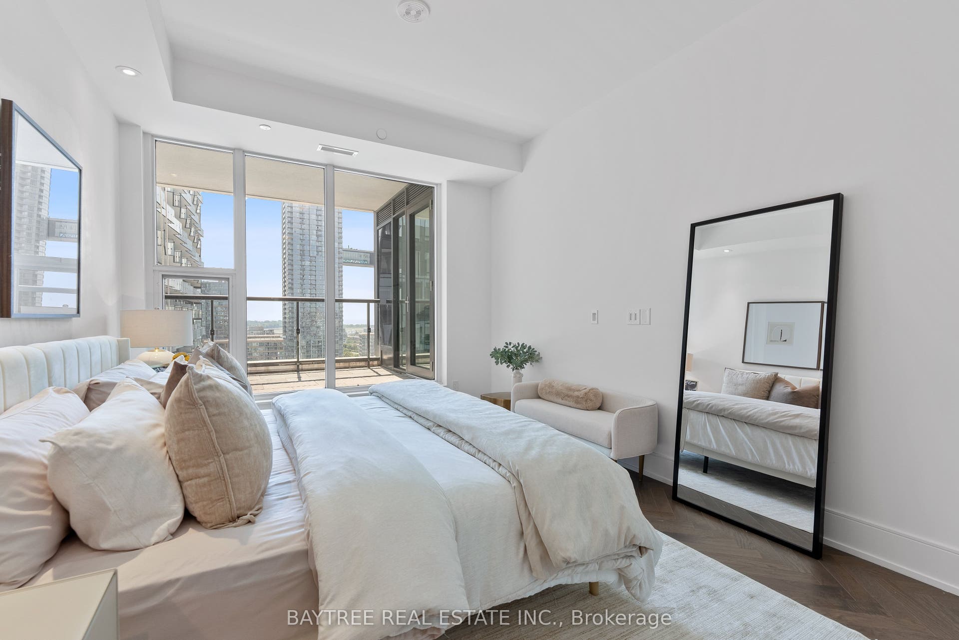 455 Wellington Street W, #1108, Toronto C, Toronto ON M5J 2R2