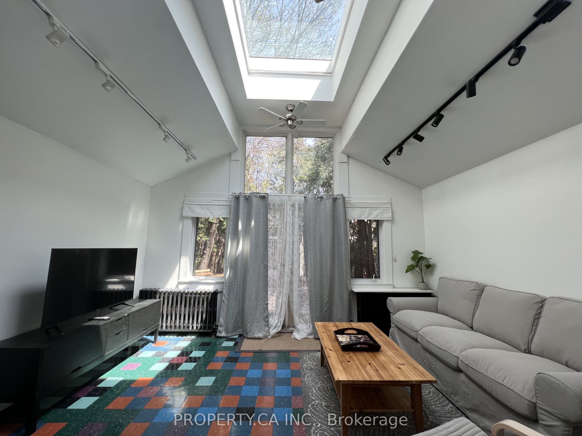 29 Lippincott Street, Toronto C01, Toronto C, Toronto ON M5T 2R6