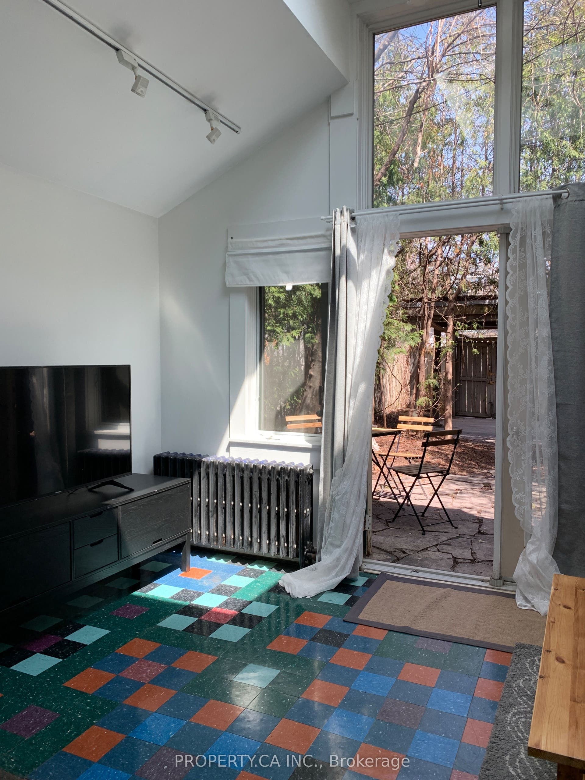 29 Lippincott Street, Toronto C01, Toronto C, Toronto ON M5T 2R6