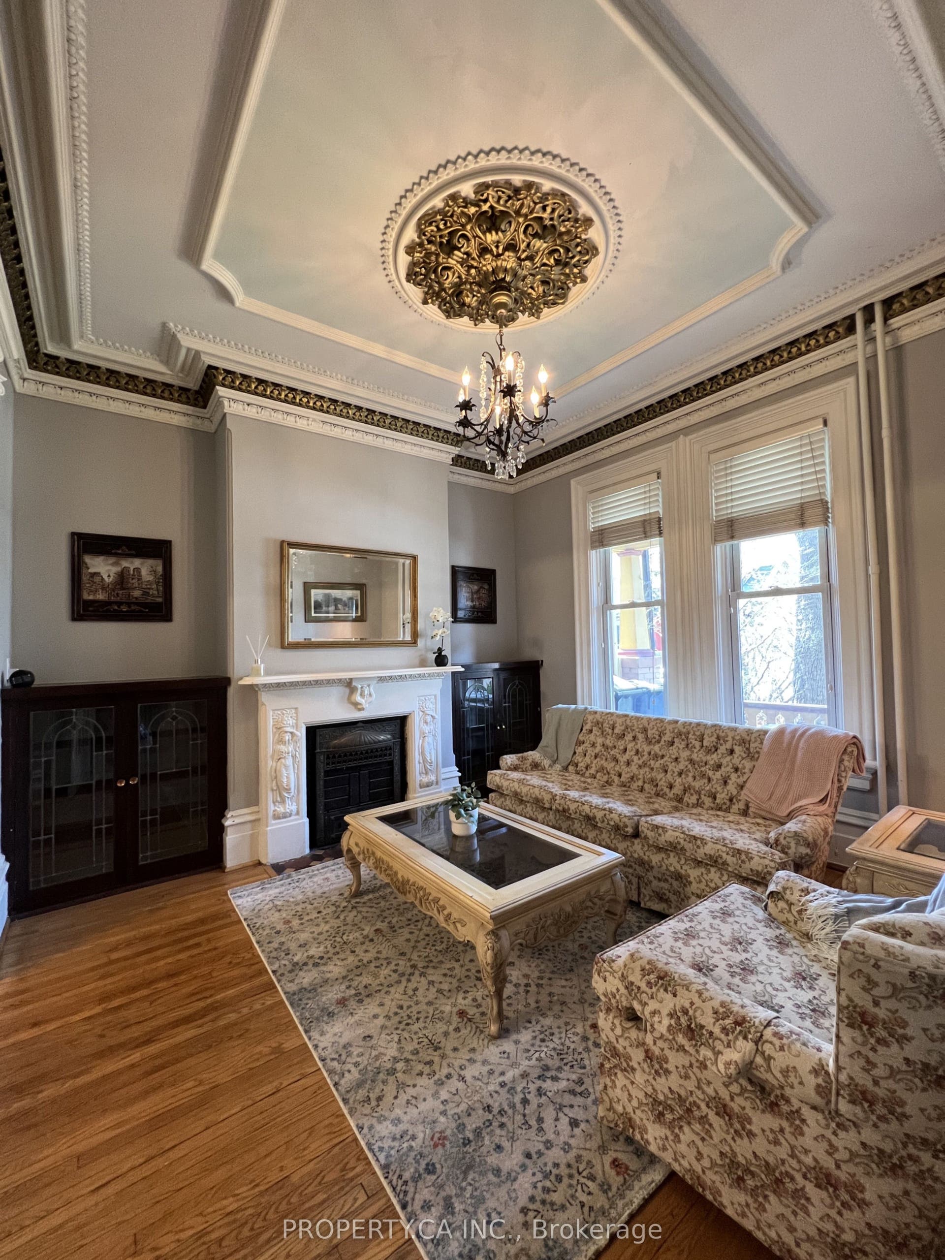 29 Lippincott Street, Toronto C01, Toronto C, Toronto ON M5T 2R6