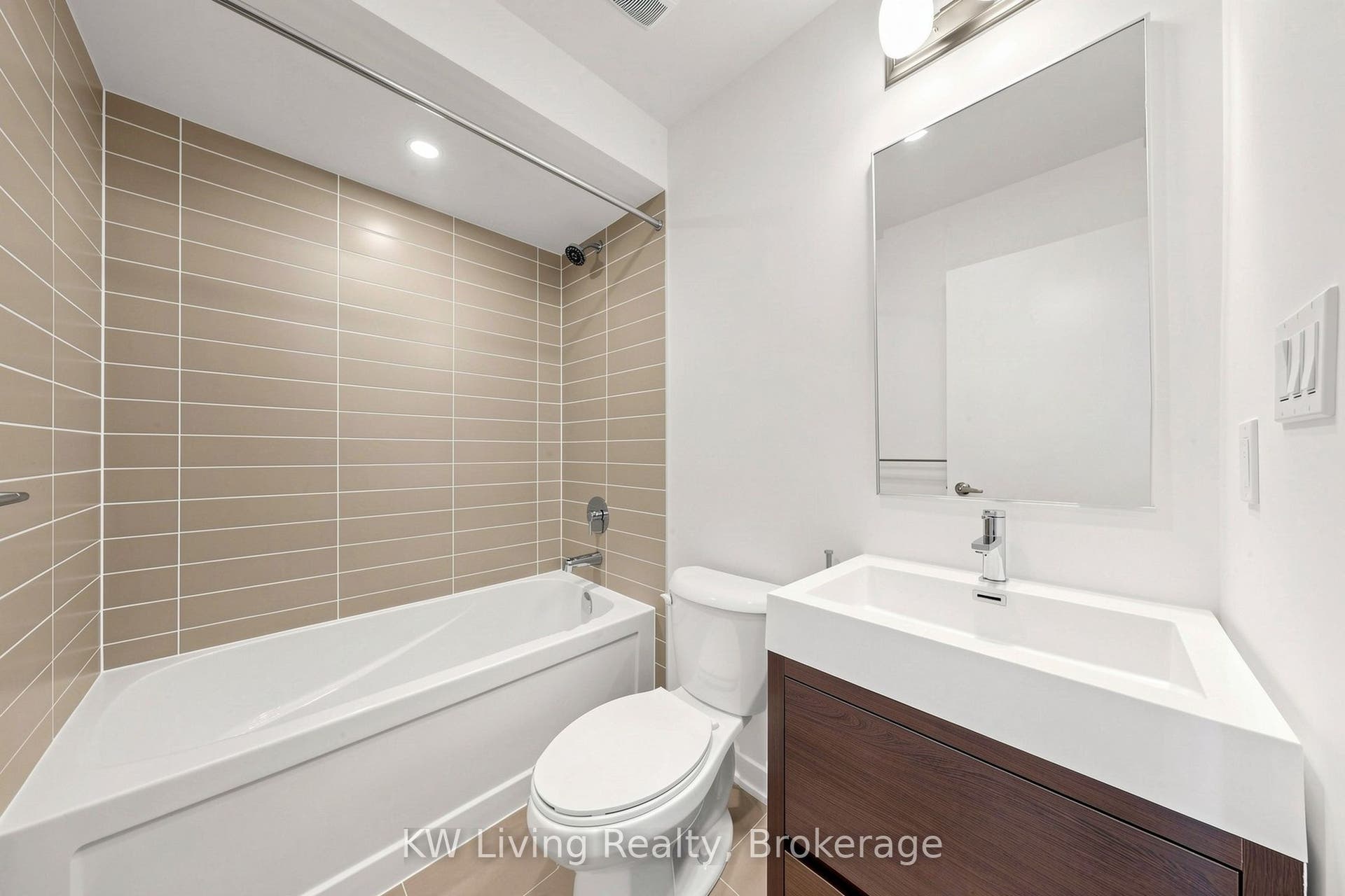 106 Green Gardens Boulevard, #Upper, Toronto C, Toronto ON M6A 0E5 106 Green Gardens Boulevard, #Upper, Toronto C, Toronto ON M6A 0E5