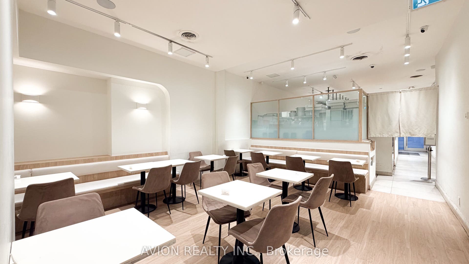 114 DUNDAS Street W, Toronto C, Toronto ON M5G 1C3