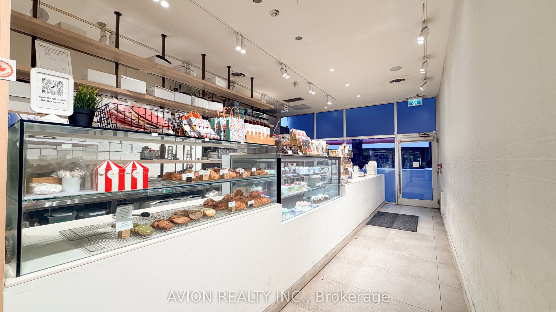114 DUNDAS Street W, Toronto C, Toronto ON M5G 1C3