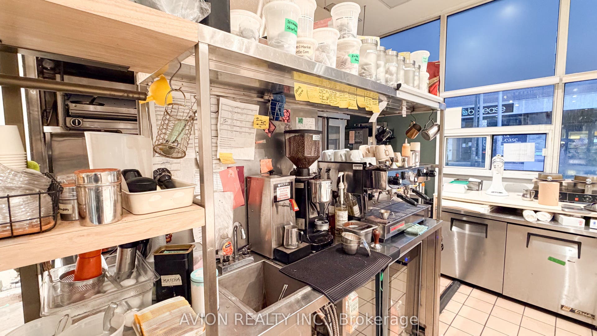 114 DUNDAS Street W, Toronto C, Toronto ON M5G 1C3