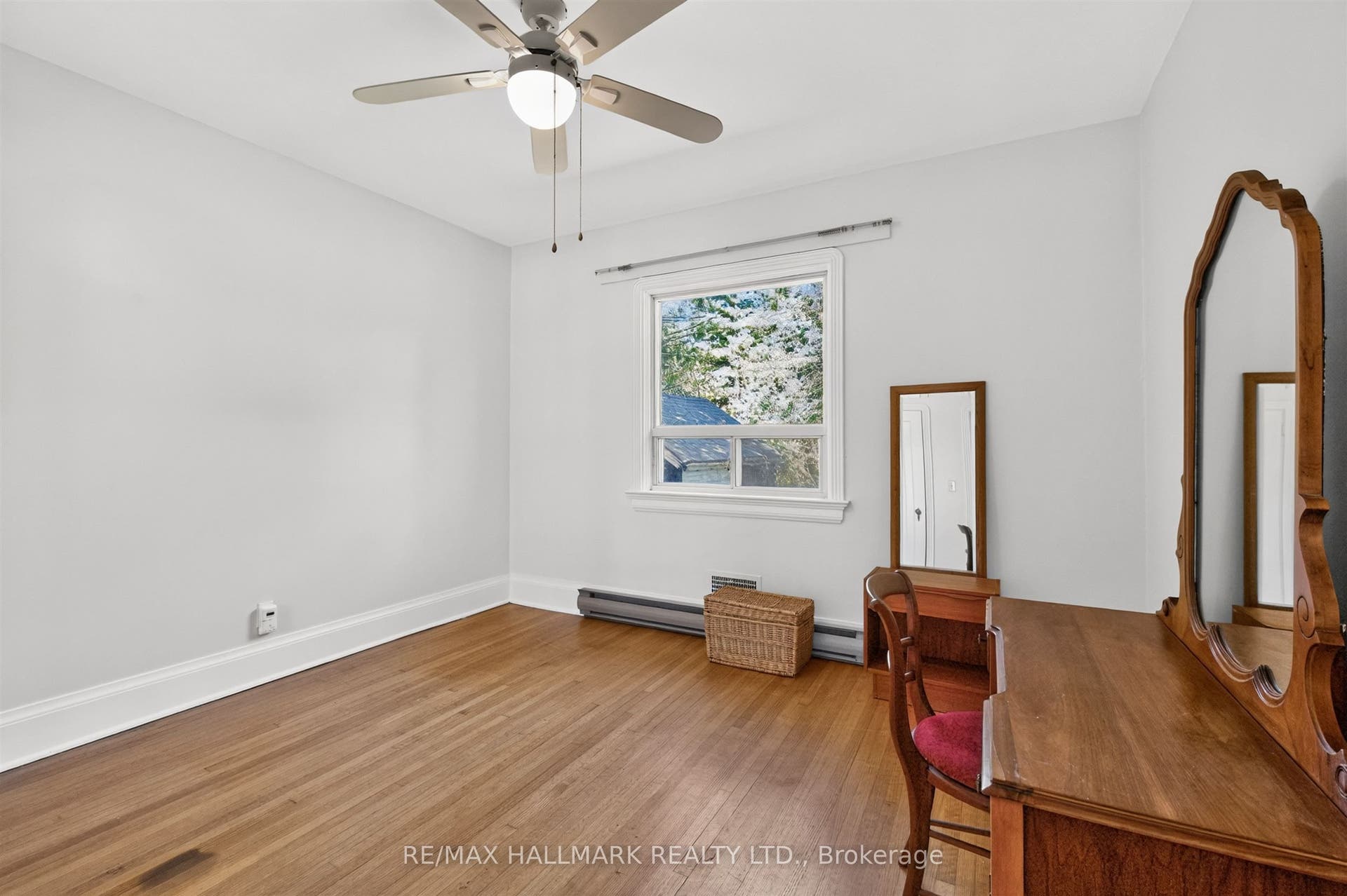 70 Parkview Avenue, Toronto C, Toronto ON M2N 3Y2 70 Parkview Avenue, Toronto C, Toronto ON M2N 3Y2