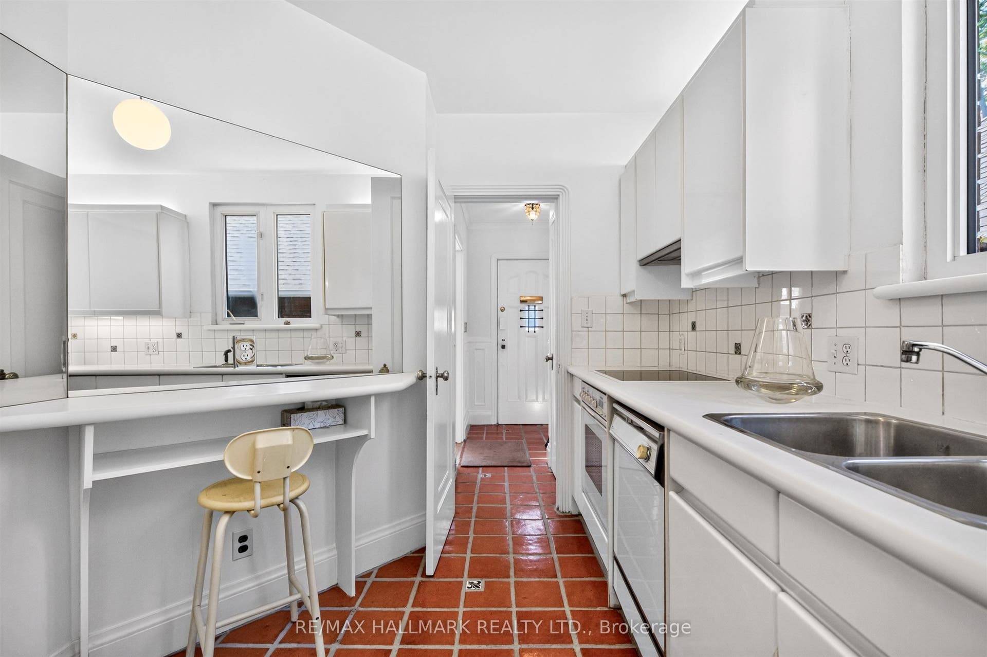 70 Parkview Avenue, Toronto C, Toronto ON M2N 3Y2 70 Parkview Avenue, Toronto C, Toronto ON M2N 3Y2