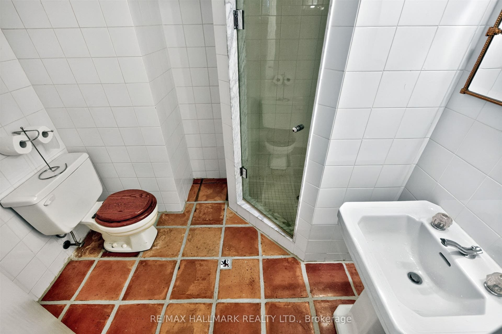 70 Parkview Avenue, Toronto C, Toronto ON M2N 3Y2 70 Parkview Avenue, Toronto C, Toronto ON M2N 3Y2