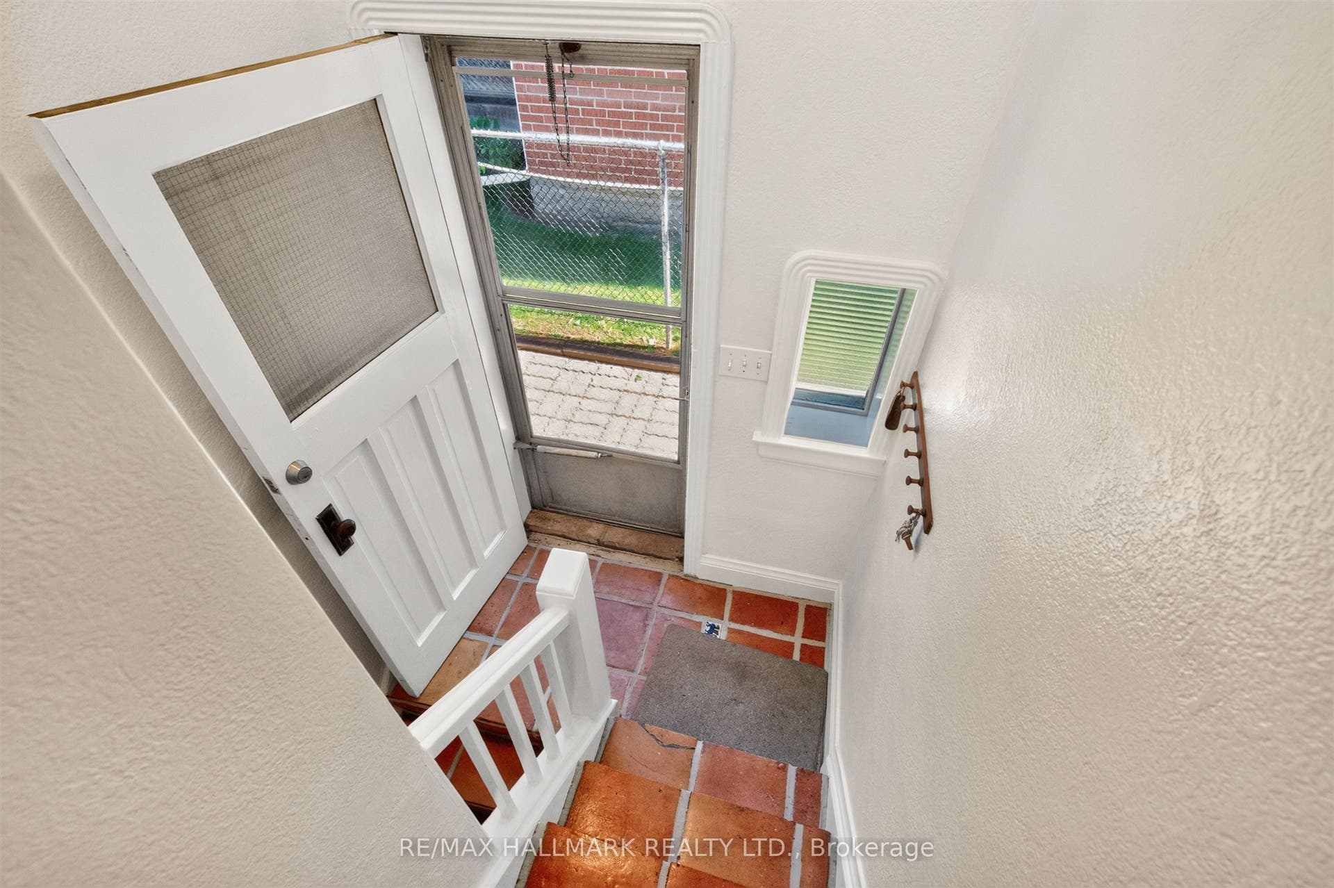 70 Parkview Avenue, Toronto C, Toronto ON M2N 3Y2 70 Parkview Avenue, Toronto C, Toronto ON M2N 3Y2