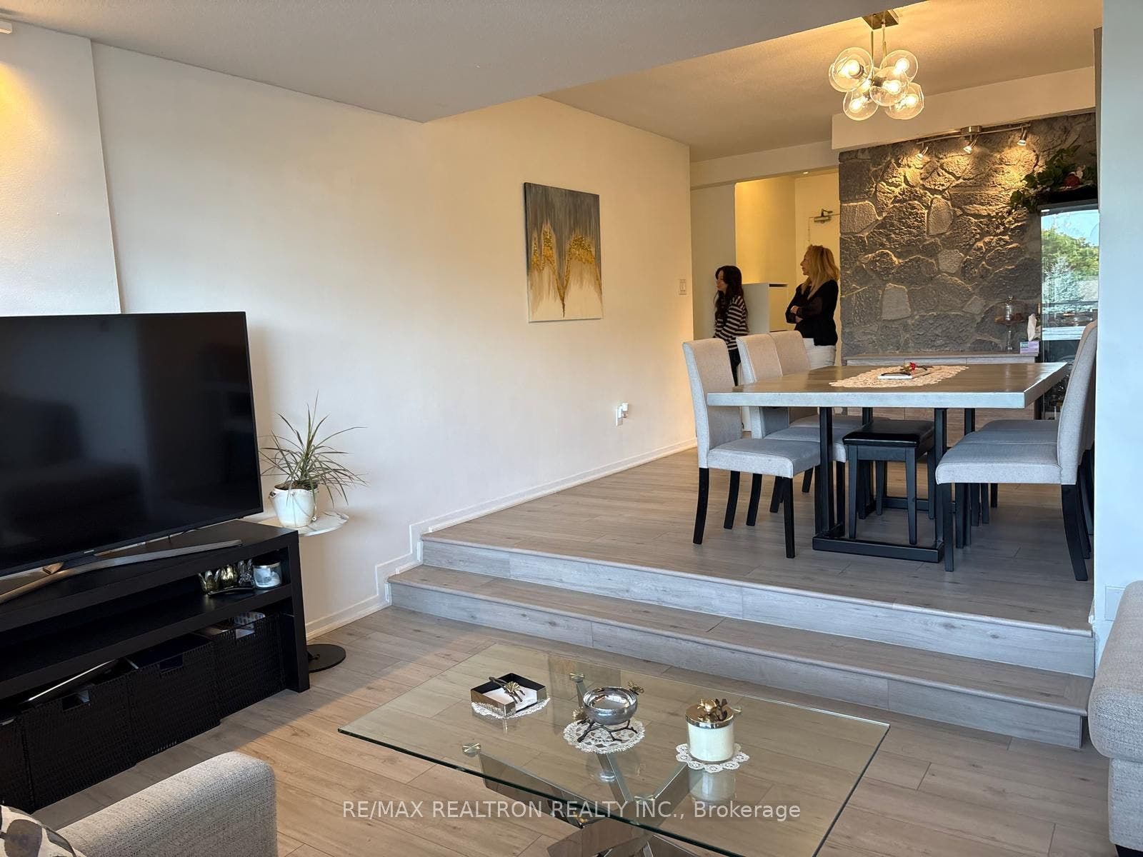 1360 York Mills Road, #408, Toronto C, Toronto ON M3A 2A2
