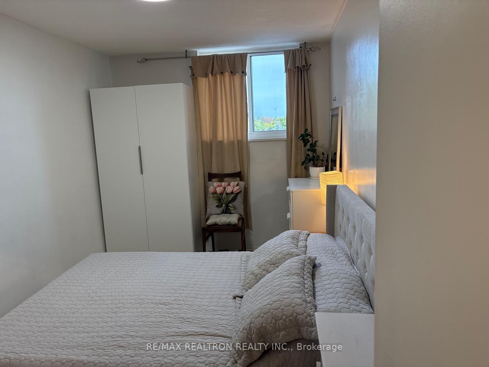 1360 York Mills Road, #408, Toronto C, Toronto ON M3A 2A2
