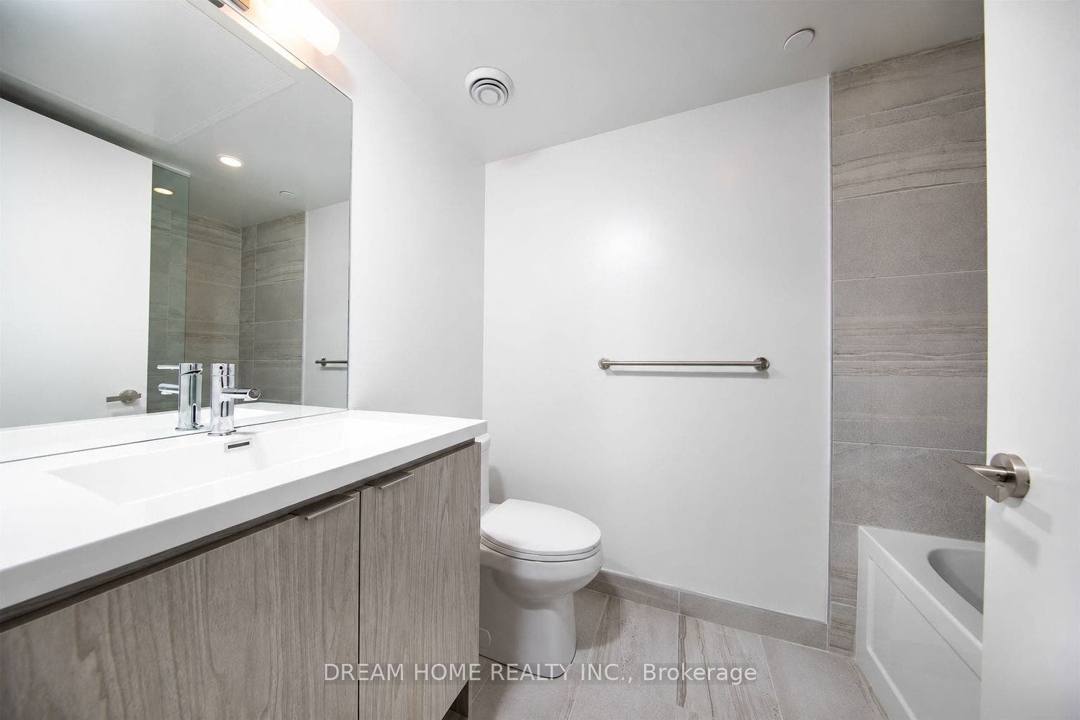55 Cooper Street, #6006, Toronto C, Toronto ON M5E 0G1