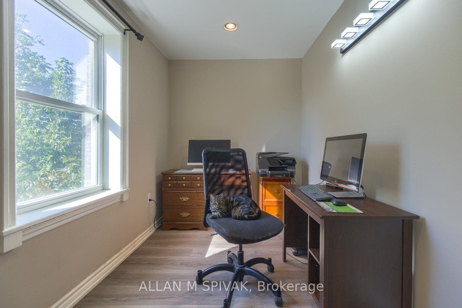 442 Crawford Street, Toronto C, Toronto ON M6G 3J6