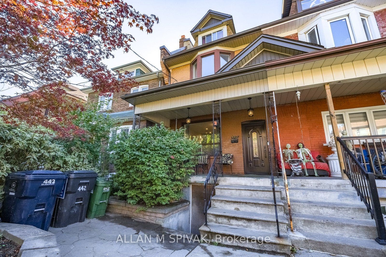 442 Crawford Street, Toronto C, Toronto ON M6G 3J6