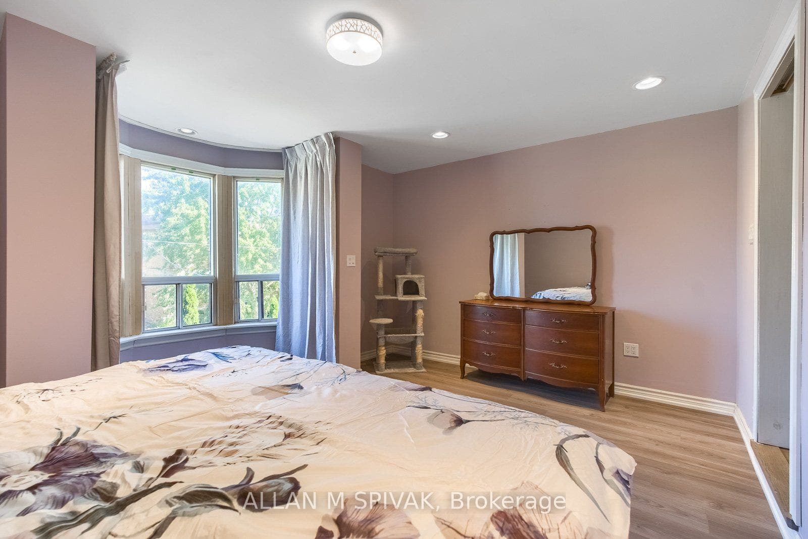 442 Crawford Street, Toronto C, Toronto ON M6G 3J6
