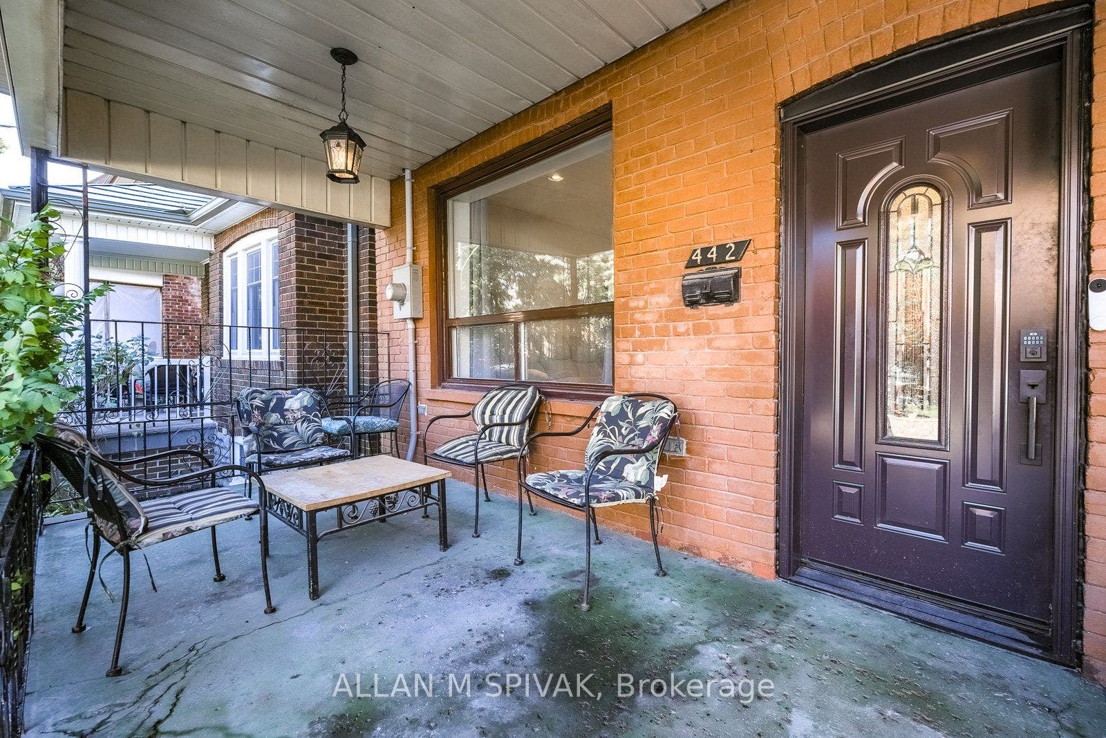 442 Crawford Street, Toronto C, Toronto ON M6G 3J6