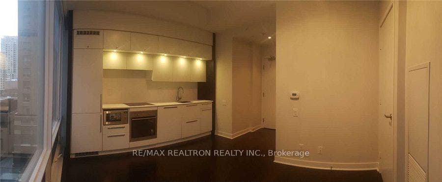 15 Grenville Street, #404, Toronto C01, Toronto C, Toronto ON M4Y 0B9
